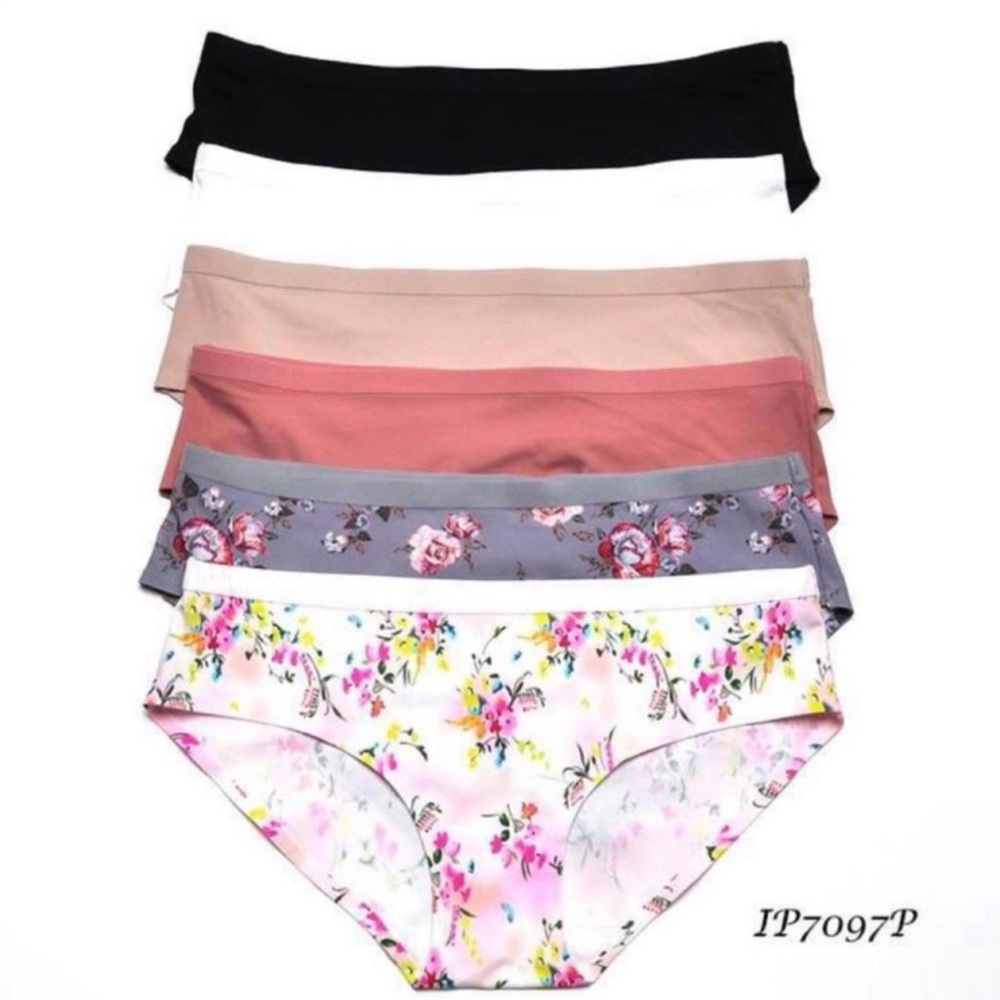 Bundle 6 pieces Seamless NoShow Panties Underwear. NWT